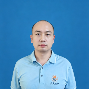 罗小龙